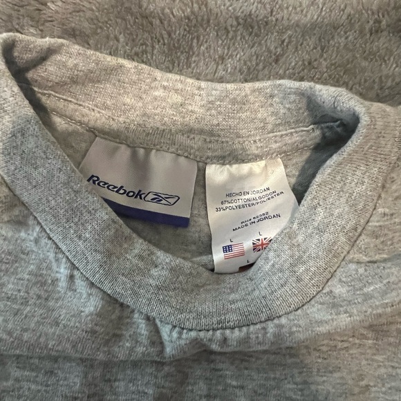 Reebok Tshirt - Picture 2 of 6